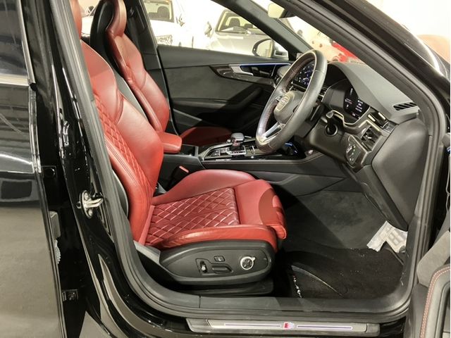 AUDI S4 AVANT