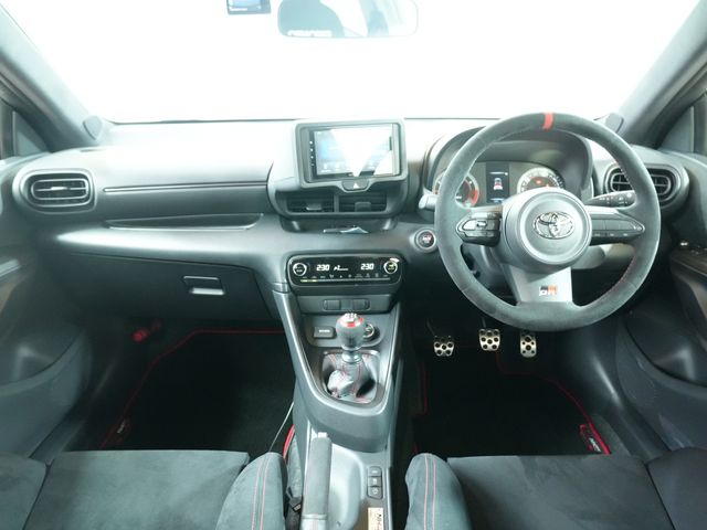 GR YARIS