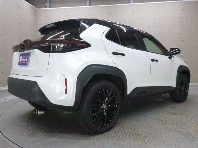 YARIS CROSS