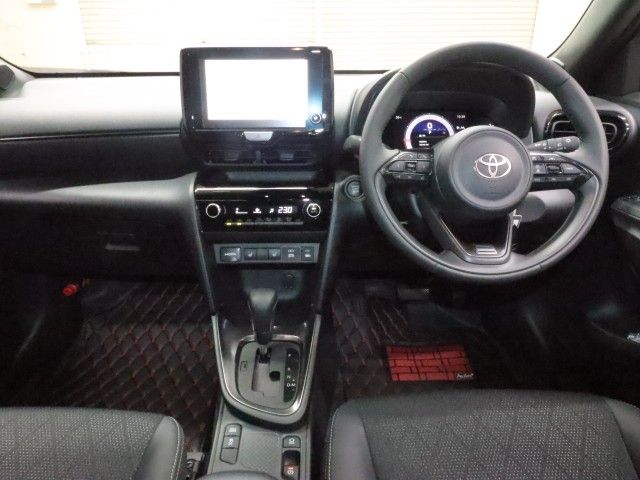 YARIS CROSS
