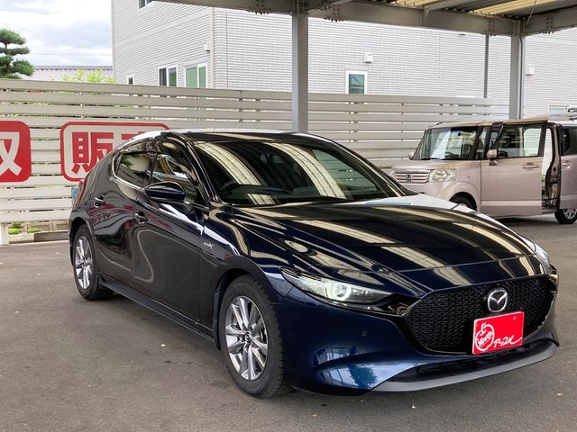 MAZDA3 FASTBACK