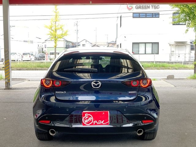 MAZDA3 FASTBACK