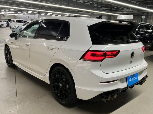 VOLKSWAGEN GOLF R