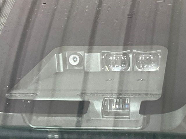 VOXY HYBRID