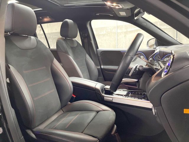 MERCEDES BENZ GLB