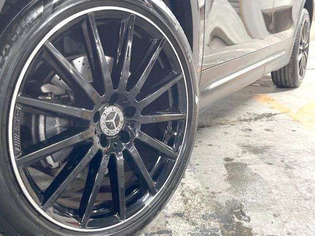 MERCEDES BENZ GLB