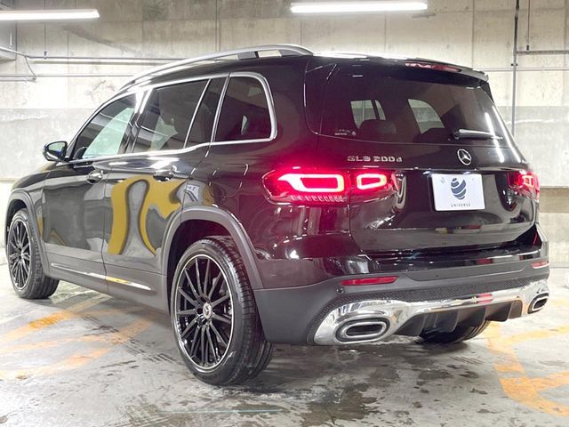 MERCEDES BENZ GLB