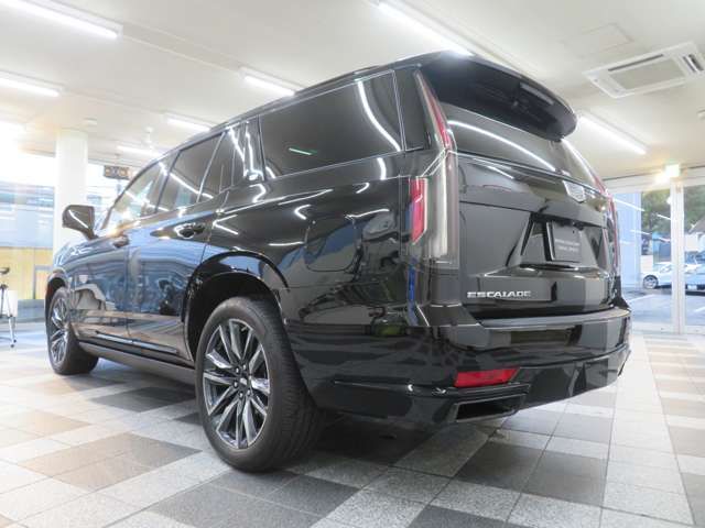 CADILLAC ESCALADE