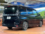 VOXY HYBRID