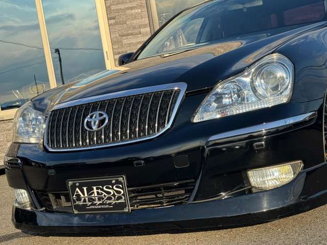 CROWN MAJESTA