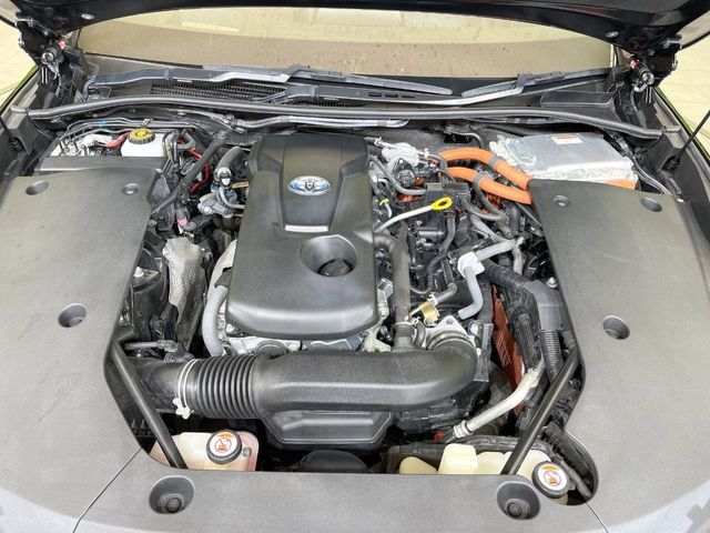 CROWN sedan hybrid