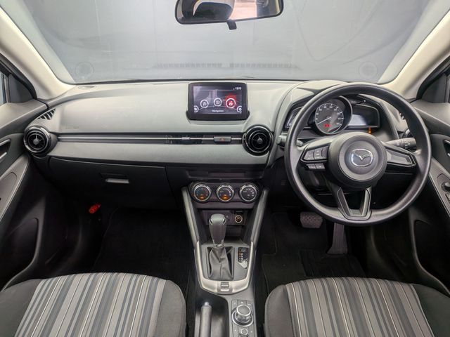 MAZDA2