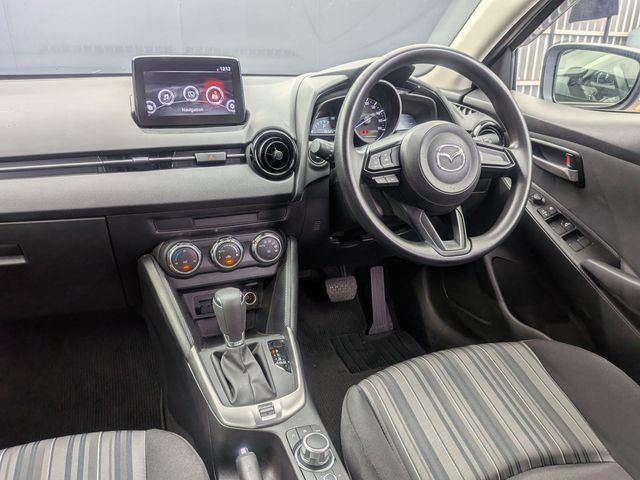 MAZDA2