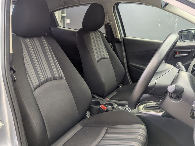 MAZDA2