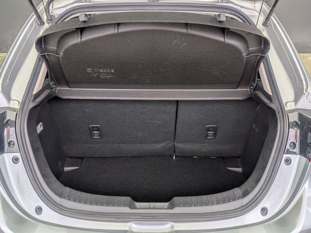 MAZDA2