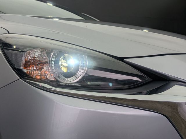 MAZDA2