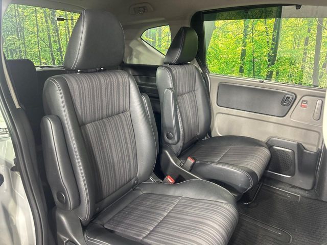 FREED HYBRID 4WD