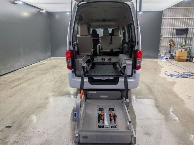 NV350 CARAVAN 4WD