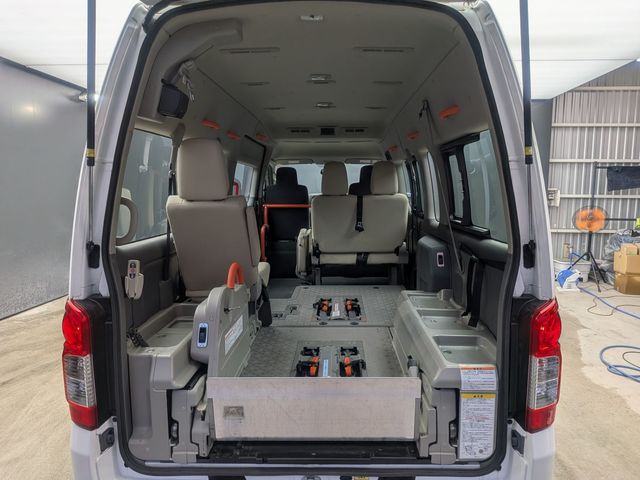 NV350 CARAVAN 4WD