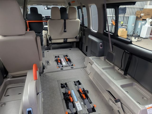 NV350 CARAVAN 4WD