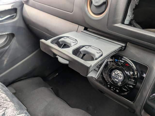 CARAVAN van 2WD