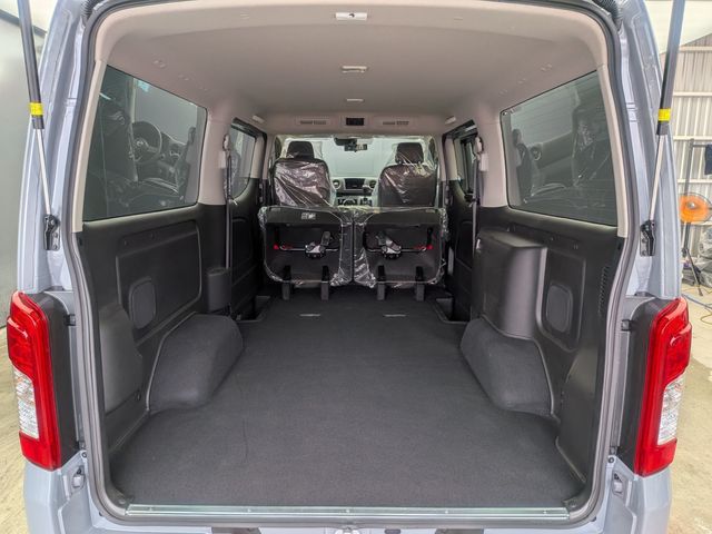 CARAVAN van 2WD