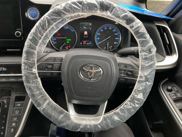 VOXY HYBRID