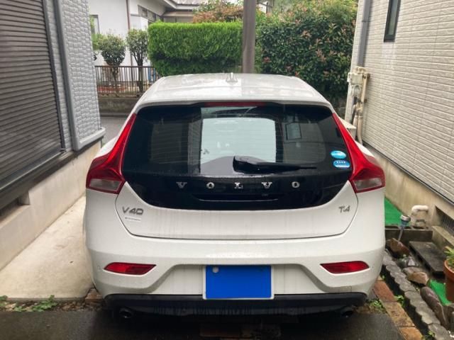 VOLVO V40