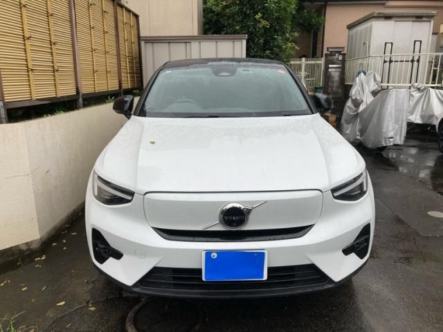 VOLVO C40