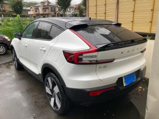 VOLVO C40