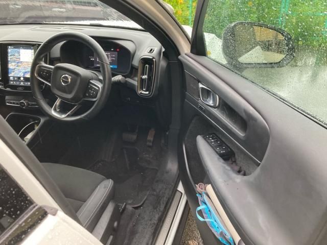 VOLVO C40
