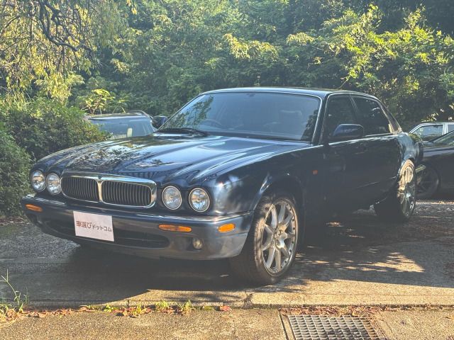 JAGUAR XJseries sedan