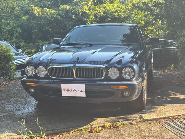 JAGUAR XJseries sedan