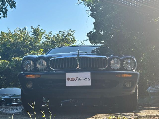 JAGUAR XJseries sedan