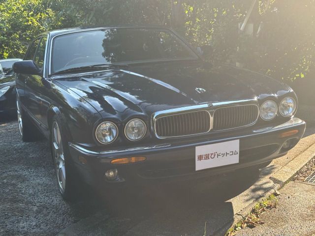 JAGUAR XJseries sedan
