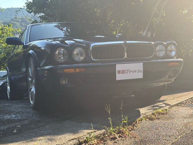 JAGUAR XJseries sedan