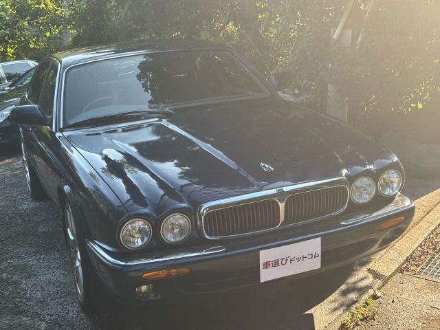 JAGUAR XJseries sedan