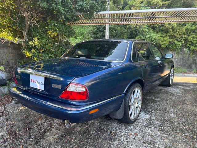 JAGUAR XJseries sedan