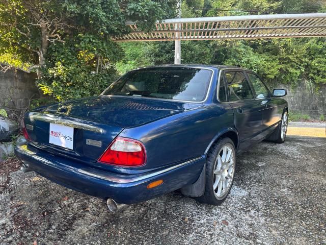JAGUAR XJseries sedan