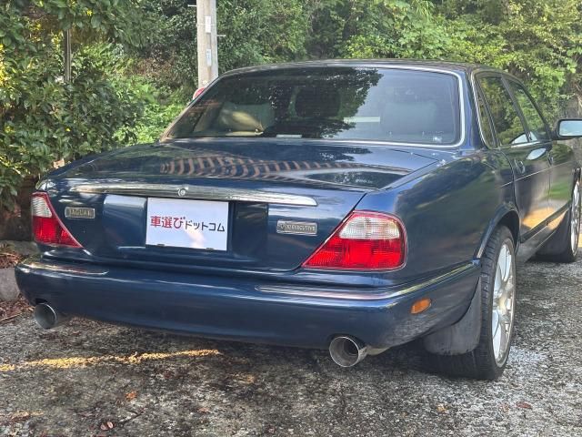 JAGUAR XJseries sedan