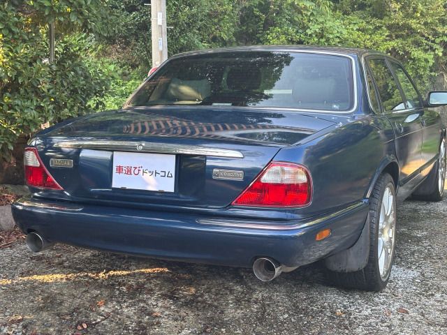 JAGUAR XJseries sedan
