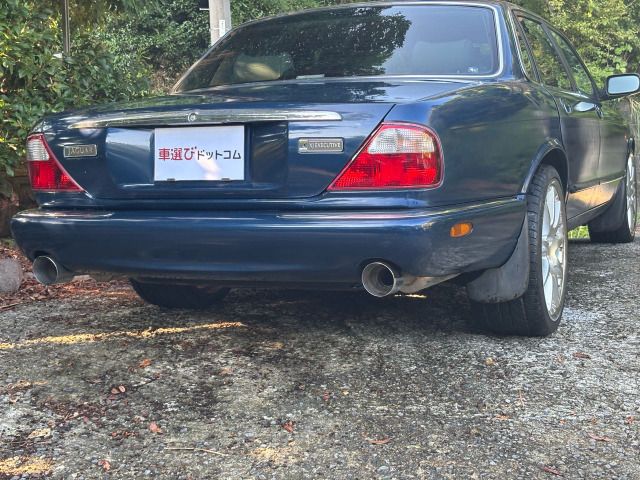 JAGUAR XJseries sedan