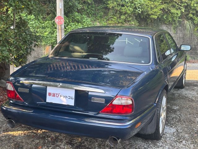 JAGUAR XJseries sedan