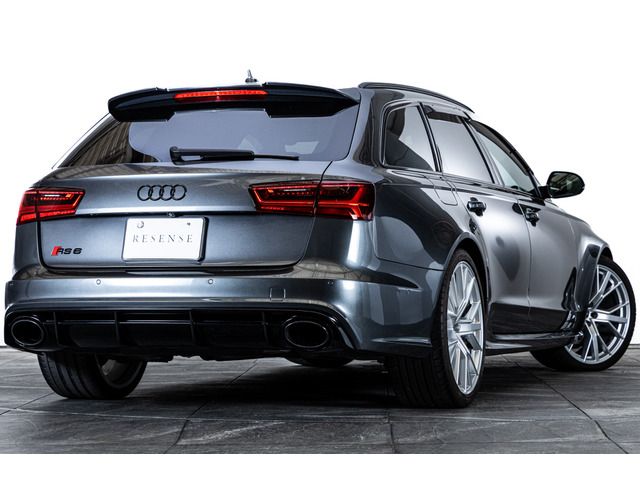 AUDI RS6 AVANT