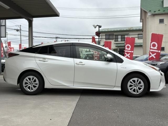 PRIUS 4WD
