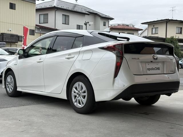 PRIUS 4WD