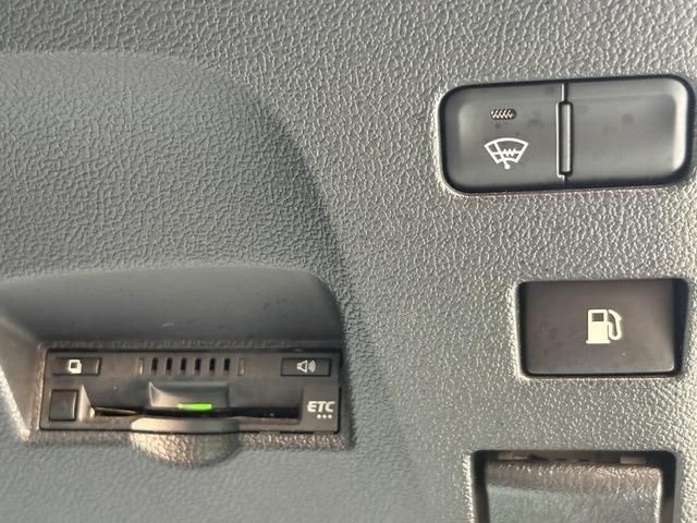 PRIUS 4WD