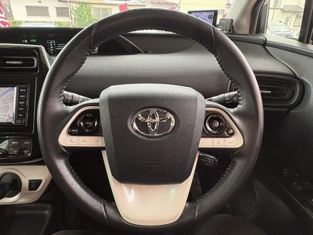 PRIUS 4WD