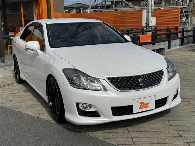 CROWN sedan