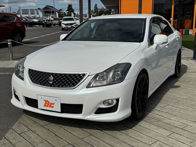 CROWN sedan